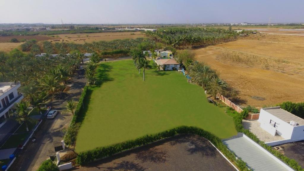 Srk Farm And Resort Anjar Екстер'єр фото