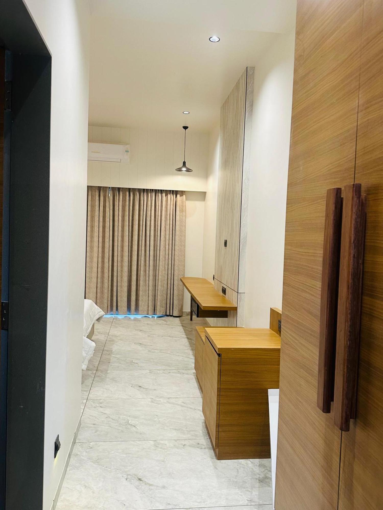 Srk Farm And Resort Anjar Екстер'єр фото