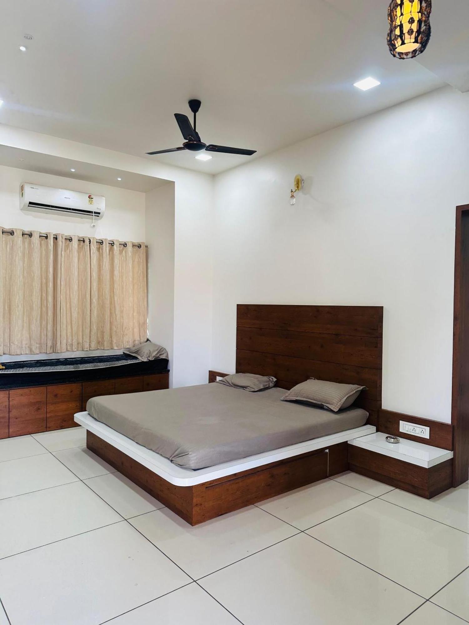 Srk Farm And Resort Anjar Екстер'єр фото
